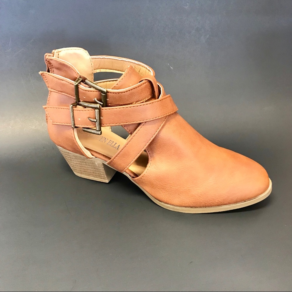 Double strap ankle bootie